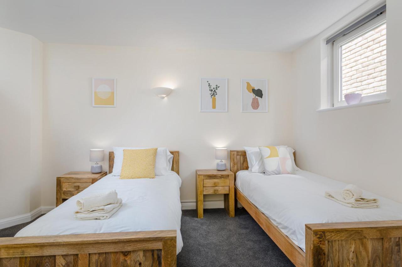 2 Bedroom City Centre Townhouse - With Parking CBG Esterno foto